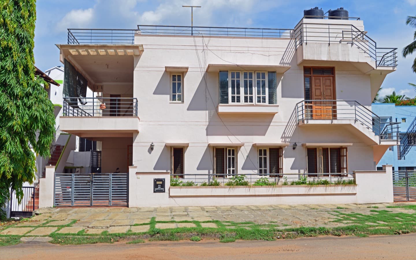 Independent Residence — 2 Floors