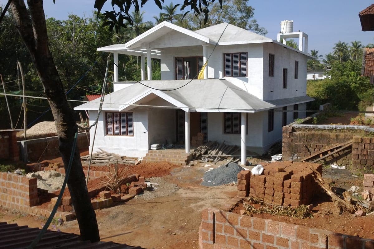 Vertical floor addition and residential expansion on existing building
