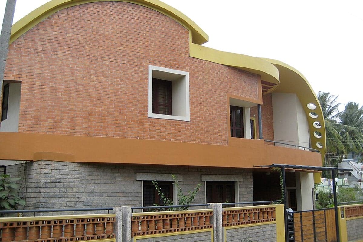 Residential Building — 4 Floors photo 2